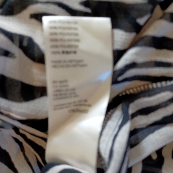 New Ciara Printed Buttondown blouse top from Free People - Picture 9 of 10